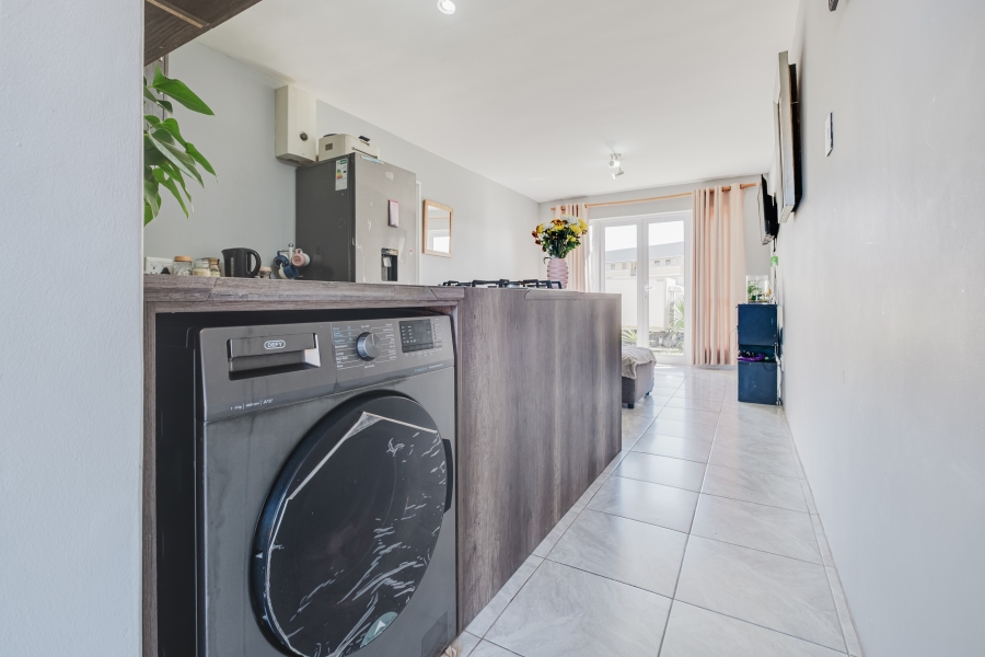 1 Bedroom Property for Sale in Sunnydale Western Cape